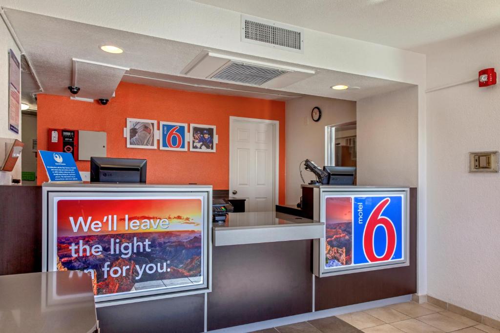 Motel 6-Phoenix AZ - North Bell Road Main image 2